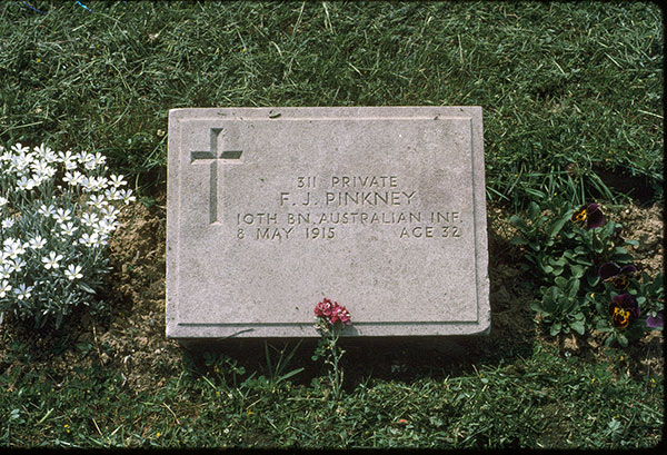 Lone Pine grave